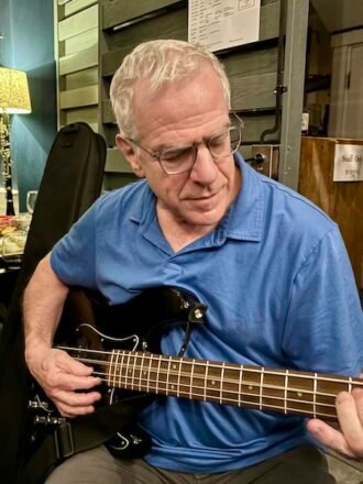 photo of Chris Kunstadter playing the bass